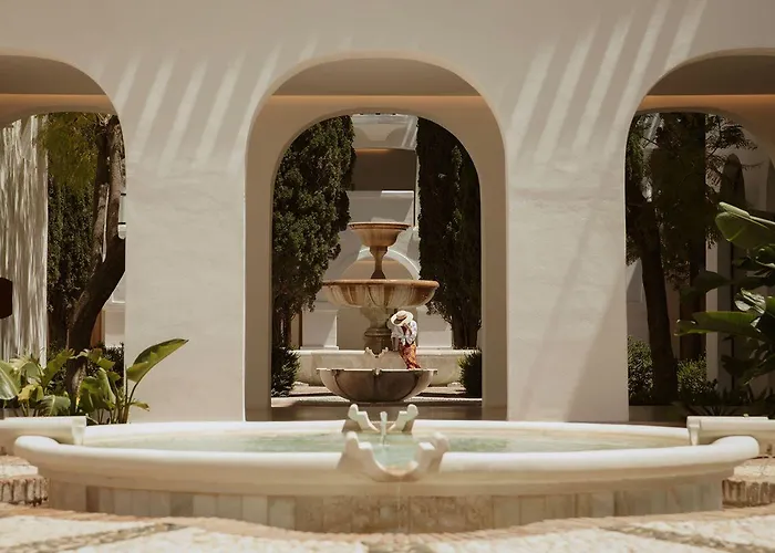 Отель La Zambra Resort-the Unbound Collection By Hyatt Фуэнхирола